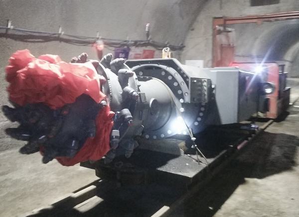 陜煤建設(shè)礦建二公司：百噸巨物與時(shí)間賽跑順利完成下放組裝