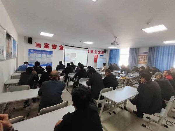 陜煤建設(shè)礦建二公司開(kāi)展安全大課堂助力安全生產(chǎn)