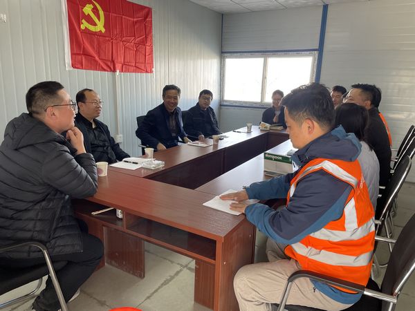 陜煤建設(shè)天工公司新疆第一項(xiàng)目部：召開(kāi)座談會(huì)，青年員工士氣高