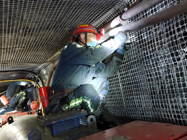 為堅(jiān)守崗位的機(jī)電安裝人點(diǎn)贊！