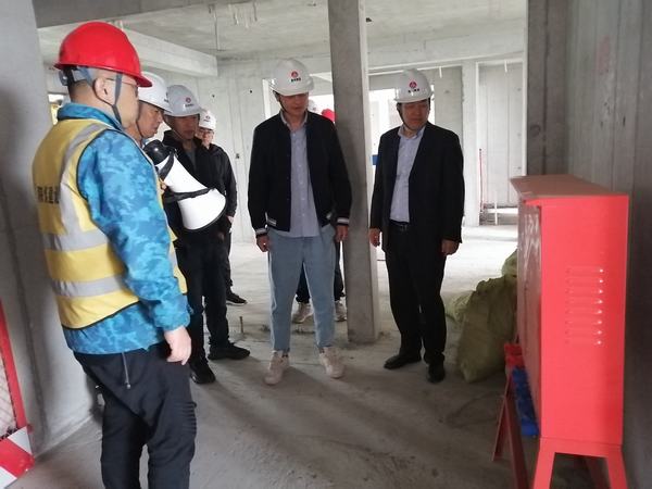 陜煤建設(shè)銅煤公司組織一線管理人員赴中建、陜建施工項(xiàng)目現(xiàn)場(chǎng)開展觀摩學(xué)習(xí)活動(dòng)