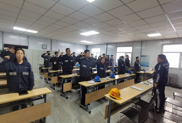 陜煤建設(shè)洗選煤運營公司紅柳林洗煤廠項目部： 立足當(dāng)“夏”  提升機(jī)電管理再“加碼”