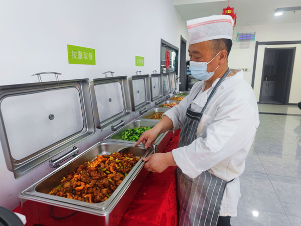 陜煤建設礦建三公司：走進職工食堂，品嘗?！笆睢泵朗?></div>
                                <div   id=