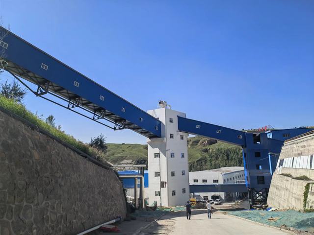 陜煤建設(shè)韓城分公司承建的涌鑫礦業(yè)安山礦煤矸石充填綜合治理項目順利通過竣工驗收