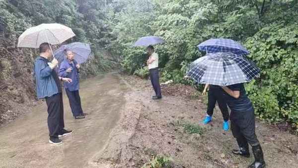 陜煤建設(shè)駐村工作隊(duì)全力以赴打贏防洪防汛這場(chǎng)硬仗