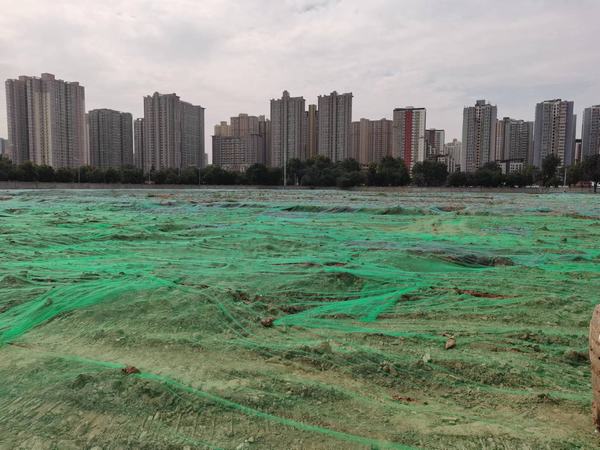 陜煤建設(shè)新城公司華清東路以南區(qū)域改造項(xiàng)目清表及垃圾清運(yùn)工程二標(biāo)段及五標(biāo)段工程順利通過竣工驗(yàn)收