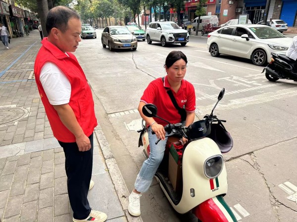 陜煤建設(shè)機(jī)電安裝公司：交通文明勸導(dǎo)，我們在“路”上