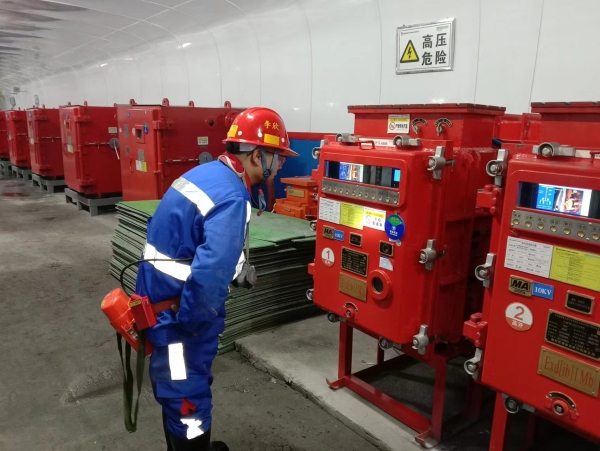 陜煤建設(shè)機(jī)電安裝公司：國慶我在崗 項(xiàng)目生產(chǎn)“不打烊”！