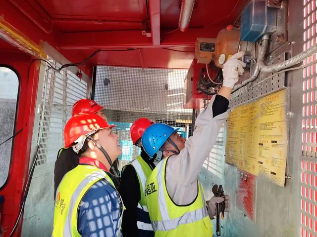 陜煤建設(shè)韓城分公司土建二項(xiàng)目部從“點(diǎn)線面”全面發(fā)力，推動“百日安全”走深走實(shí)