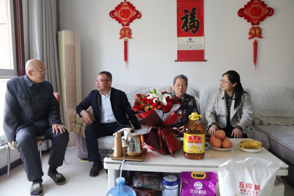 陜煤建設(shè)機電安裝公司：九九重陽節(jié)，濃濃敬老情