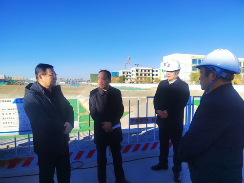 榆林市副市長(zhǎng)沈效功一行蒞臨榆林市第八中學(xué)遷建項(xiàng)目調(diào)研指導(dǎo)工作