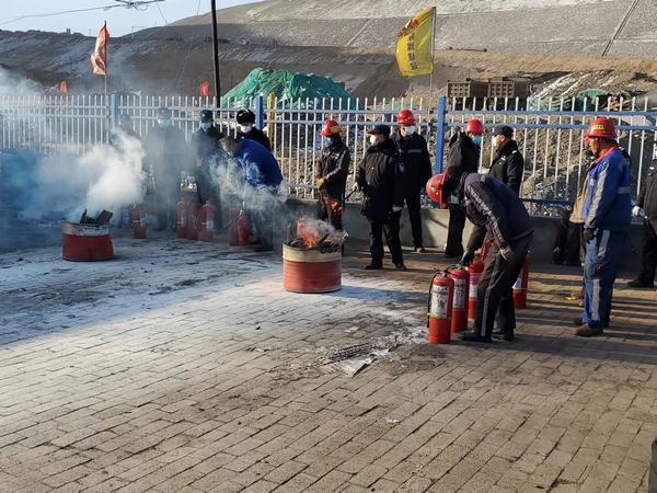 陜煤建設(shè)煤礦運(yùn)營(yíng)服務(wù)分公司：“三落實(shí)三確?！贝龠M(jìn)“百日安全規(guī)范行”活動(dòng)順利推進(jìn)