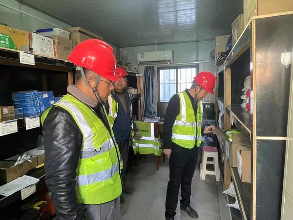 陜煤建設(shè)新龍城直屬項目部:加強冬季施工檢查力度 確保在建項目“平穩(wěn)過冬”