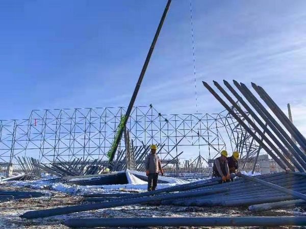 陜煤建設(shè)天工公司新疆第一項目部部：冬季施工夯基礎(chǔ) 爭分奪秒漲熱情