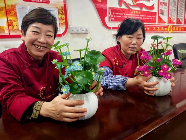 陜煤建設(shè)洗選煤運營公司檸條塔運營項目部開展 “巧手傳廉情，歡喜迎元旦”主題手工活動