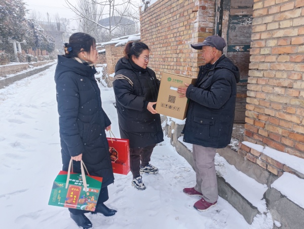 陜煤建設(shè)礦建三公司：節(jié)前送關(guān)懷，讓愛心溫暖寒冬
