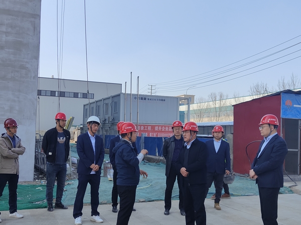 陜建機(jī)公司董事長楊宏軍一行蒞臨陜煤建設(shè)渭南分公司承建的河北龐源項(xiàng)目檢查指導(dǎo)