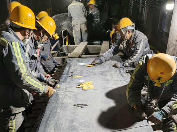 陜煤建設機電安裝公司：凝心聚力忙檢修，爭分奪秒不停歇