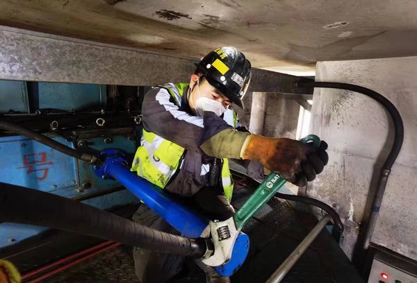 陜煤建設洗選煤運營公司檸條塔運營項目部：爭分奪秒護設備，齊心協力保生產