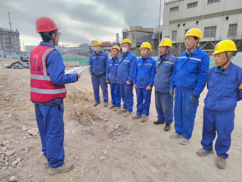 陜煤建設西北分公司土建第二項目部：工地普法新篇章 共筑法治安全夢