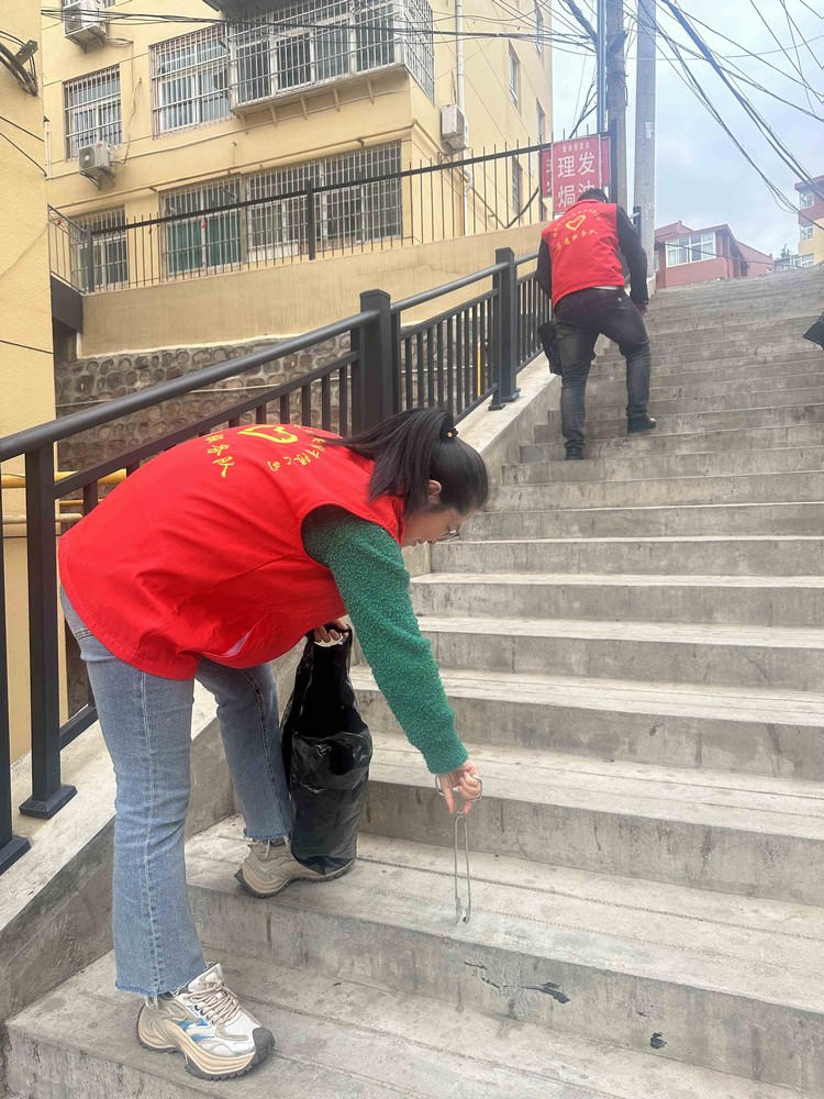 陜煤建設機電安裝公司：志愿服務迎“五一”，文明與愛齊傳遞