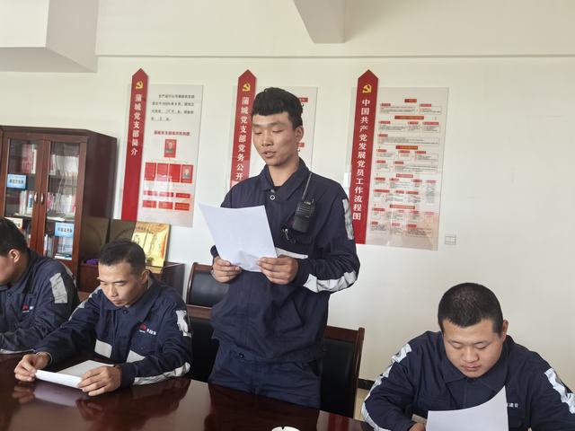 做時代江河中“奮進(jìn)的水滴”