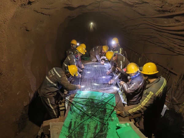 陜煤建設(shè)機(jī)電安裝公司：鉚足干勁搶進(jìn)度，細(xì)致慎微保安全