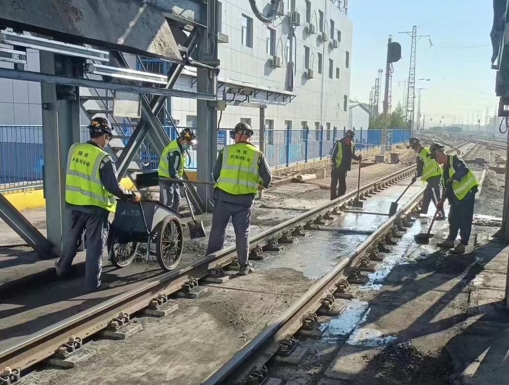 陜煤建設(shè)洗選煤運(yùn)營(yíng)公司檸條塔運(yùn)營(yíng)項(xiàng)目部： 他們，用汗水刻下堅(jiān)守！