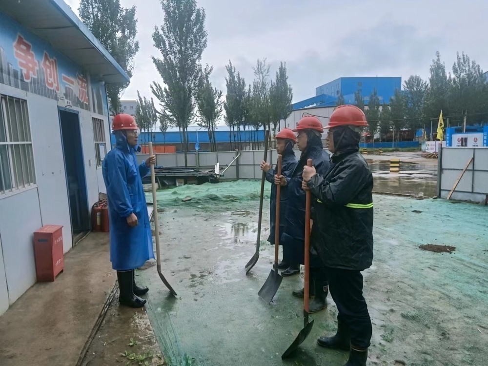 陜煤建設(shè)韓城分公司土建十二項(xiàng)目部：提高防汛意識  筑牢防汛堤壩