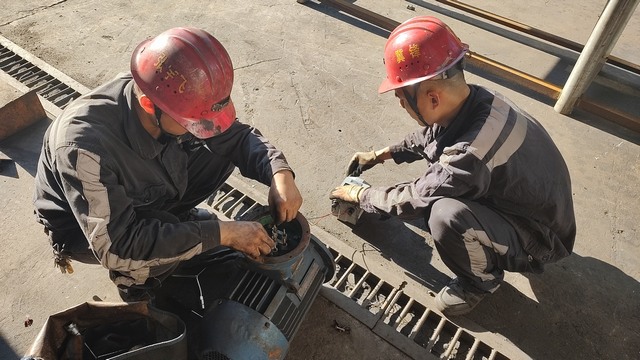 陜煤建設(shè)洗選煤運(yùn)營(yíng)公司澄合山陽(yáng)運(yùn)營(yíng)項(xiàng)目部:“熱辣滾燙”的初秋，用汗水澆灌辛勤之花