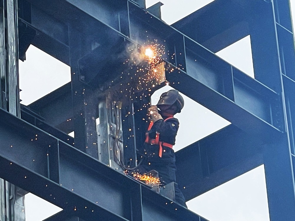 中秋堅(jiān)守，詮釋別樣“團(tuán)圓”