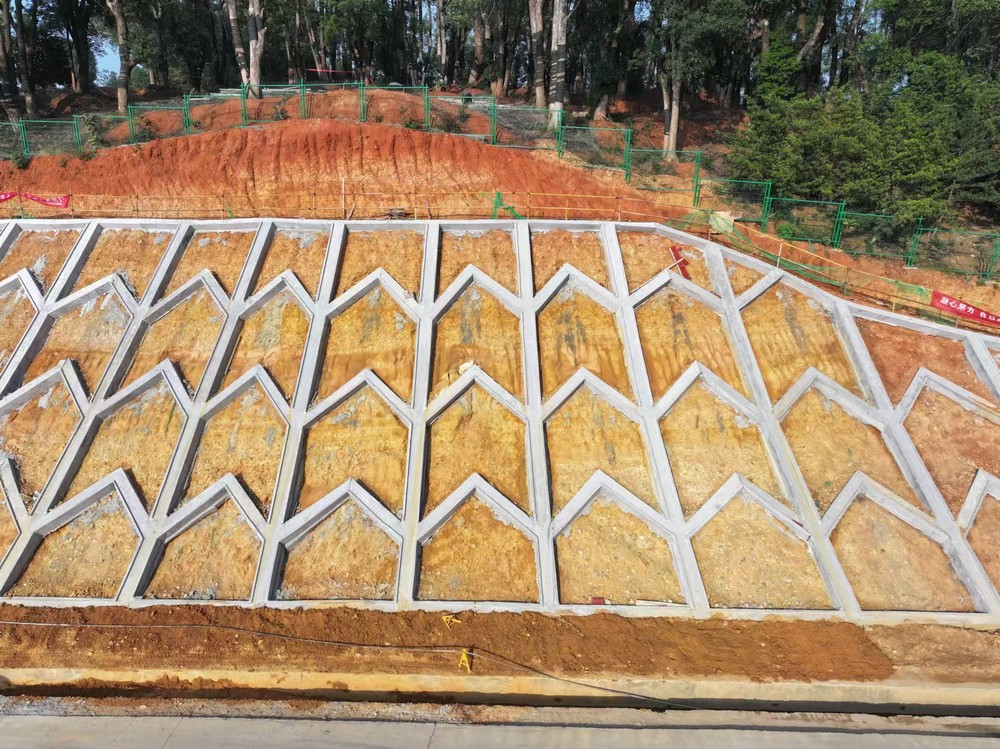 陜煤建設(shè)西北分公司：攻堅(jiān)克難啃“骨頭”、邊坡治理顯成效