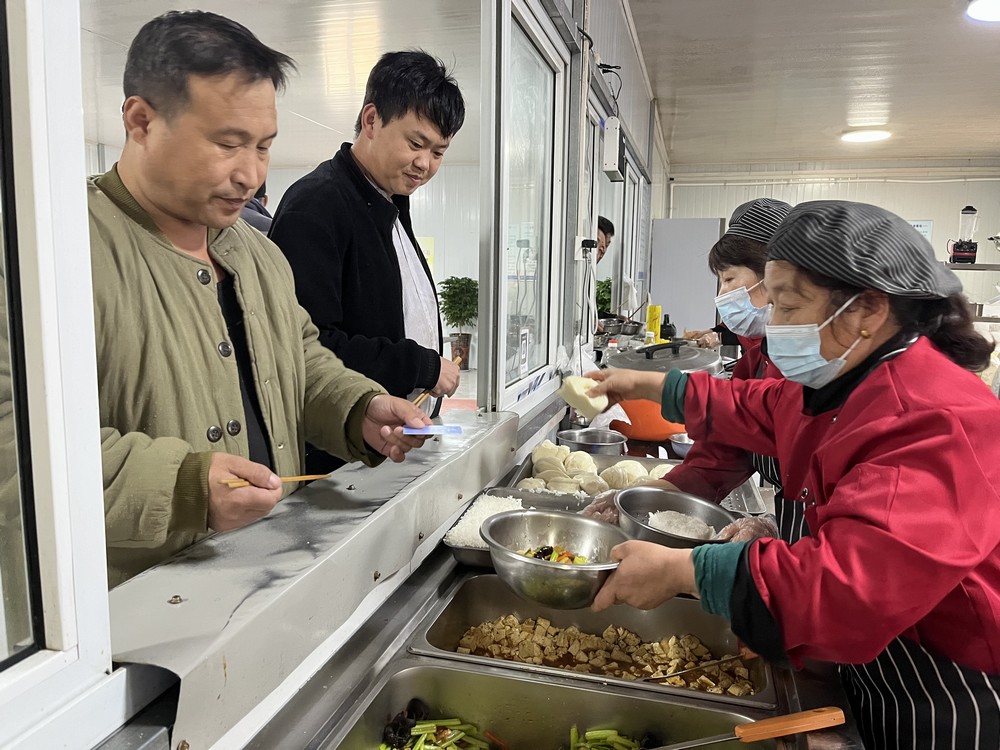 陜煤建設(shè)礦建三公司：冬季施工“有溫度”，后勤保障“暖人心”