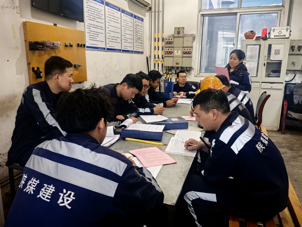 陜煤建設(shè)洗選煤運(yùn)營公司神渭蒲城運(yùn)營項(xiàng)目部： 女工協(xié)管齊行動(dòng)  安全生產(chǎn)氛圍濃