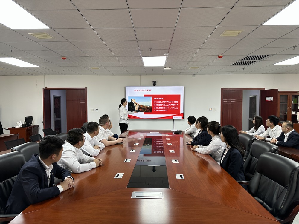 陜煤建設(shè)洗選煤運(yùn)營公司開展“弘揚(yáng)憲法精神，維護(hù)憲法權(quán)威”國家憲法日主題宣傳活動(dòng)