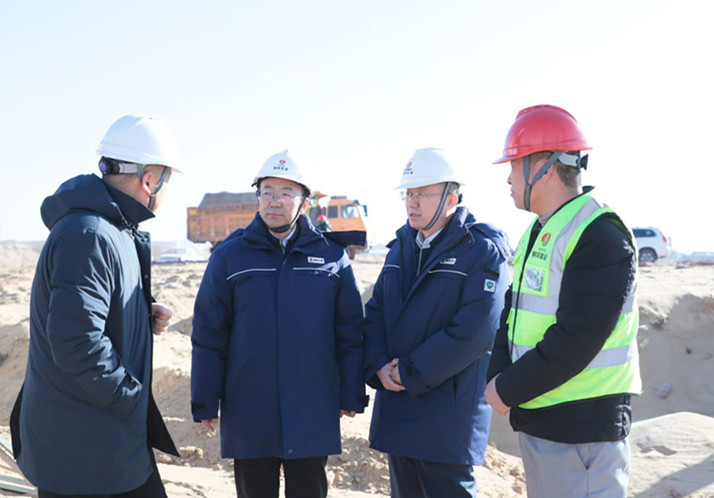 陜煤集團(tuán)副總經(jīng)理杜平一行到榆林化學(xué)二期項目開展四季度安全生產(chǎn)大檢查