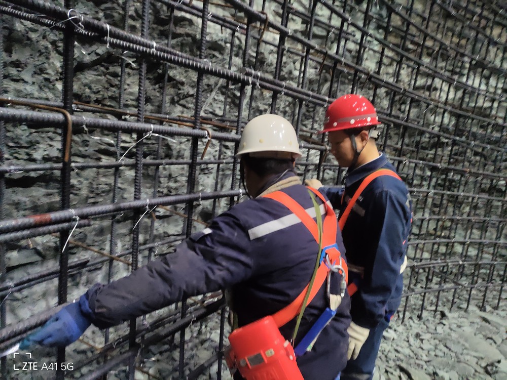 喜報(bào)！陜煤建設(shè)礦建二公司施工的曹家灘煤礦副立井井筒大斷面壁座施工驗(yàn)收完畢