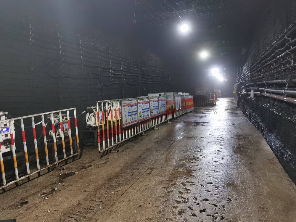 陜煤建設(shè)洗選煤運(yùn)營公司第二項(xiàng)目部：歲末堅(jiān)守，點(diǎn)亮煤礦“新光”，書寫新年安全序章