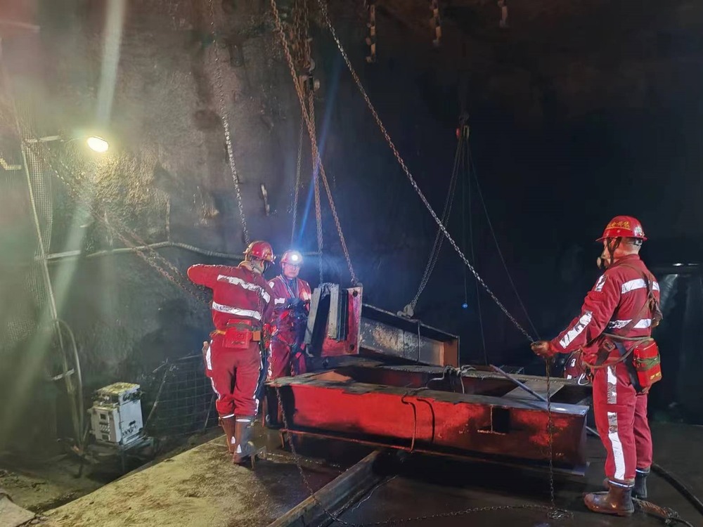 陜煤建設(shè)機(jī)電安裝公司：崗位上的春節(jié)，他們的堅(jiān)守很 “燃”