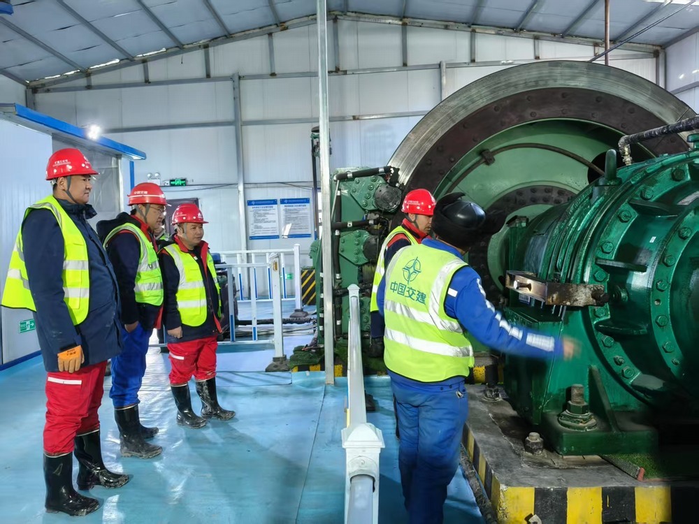 人勤春來早 奮斗正當(dāng)時(shí)