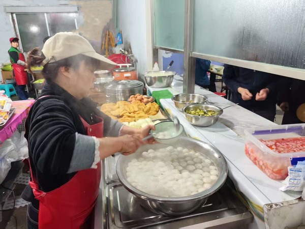 陜煤建設(shè)煤礦運(yùn)營服務(wù)分公司：溫情滿滿過元宵