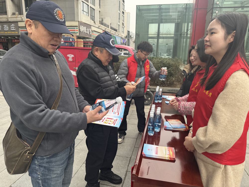 陜煤建設綠宇公司：弘揚雷鋒精神 彰顯國企擔當