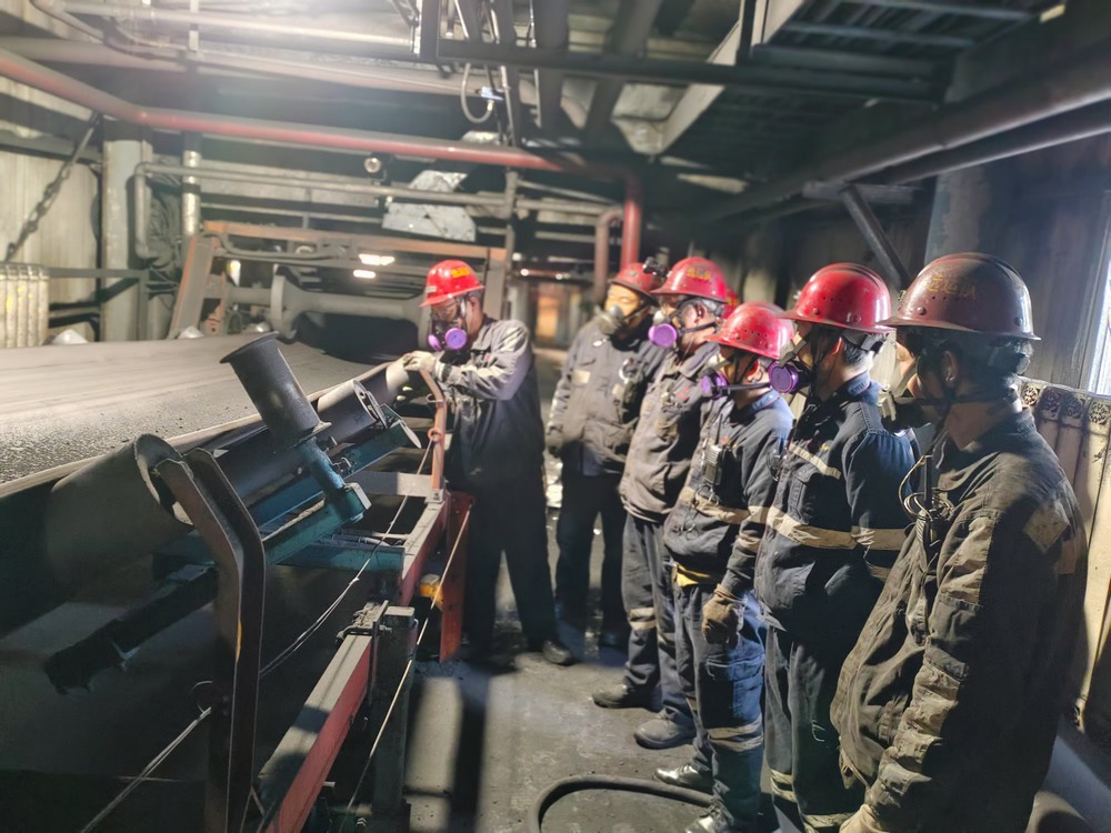 陜煤建設(shè)洗選煤運營公司澄合山陽運營項目部：擰緊班組“安全閥”，奏響生產(chǎn)“交響曲”