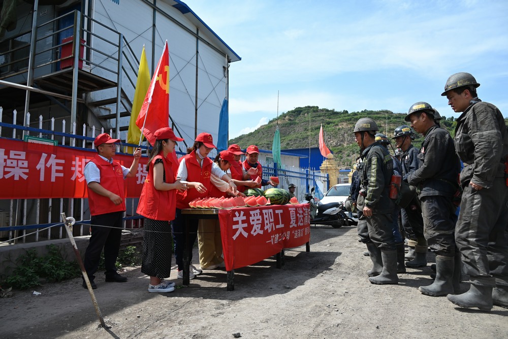 ?陜煤建設(shè)礦建二公司：工會全方位服務(wù)，構(gòu)筑企業(yè)發(fā)展堅實后盾