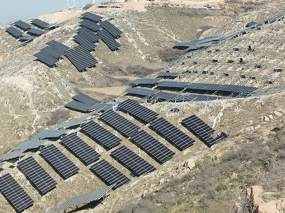 陜煤建設(shè)韓城分公司安裝四項目部：陜煤電力夏縣100MW光伏發(fā)電項目全力沖刺430首并目標