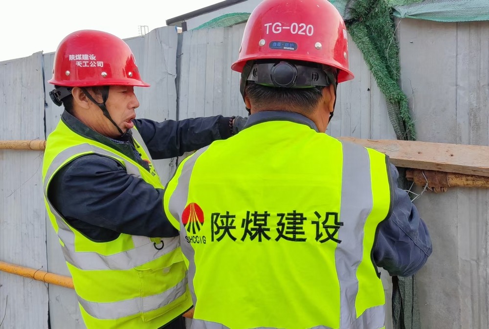 北極塬上筑堡壘，抗風(fēng)護(hù)安顯擔(dān)當(dāng)