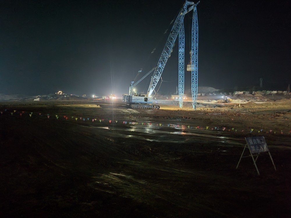 五一堅(jiān)守?fù)尮て?匠心筑夢顯擔(dān)當(dāng)