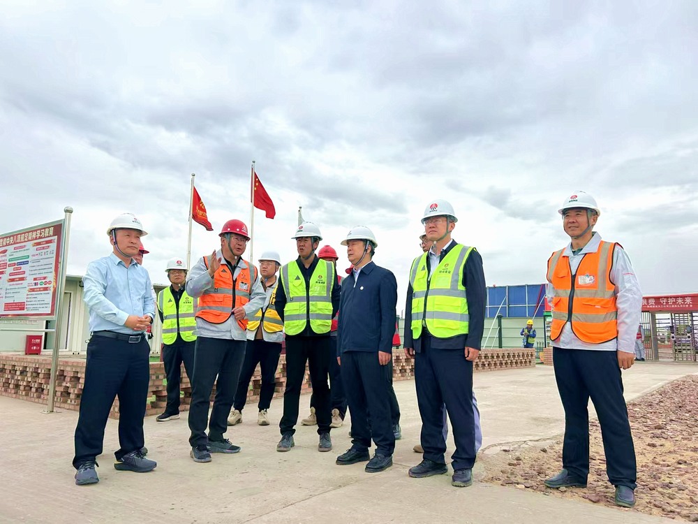 陜煤集團(tuán)工程總監(jiān)、基本建設(shè)管理部總經(jīng)理李仰東深入榆林化學(xué)二期項目檢查指導(dǎo)