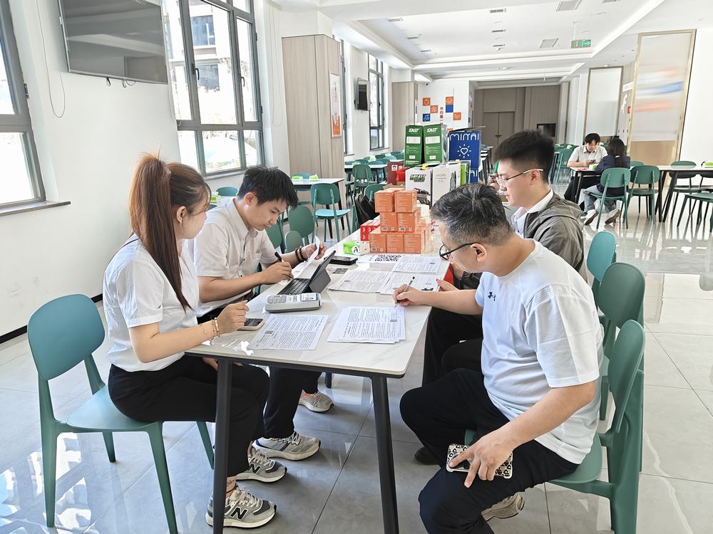 陜煤建設天工公司： 刷臉就餐，智慧食堂讓“靠臉吃飯”成為新時尚