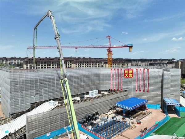 陜煤建設內(nèi)蒙古分公司康巴什區(qū)棲湖社區(qū)嵌入式服務中心項目順利封頂